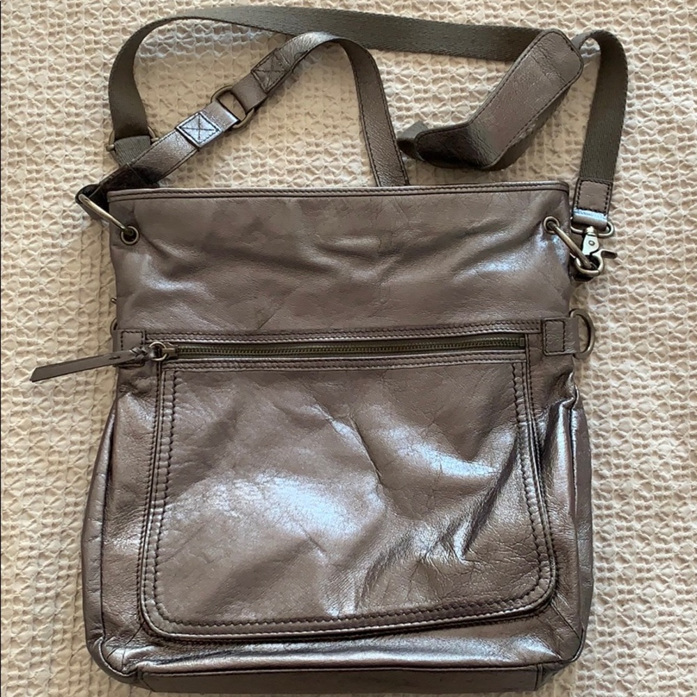 The Sak cross-body style bag.
